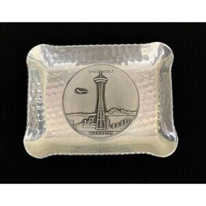 Vtg Seattle Space Needle Mt Rainier Boeing Jet SIGG Hammered Aluminum Ashtray